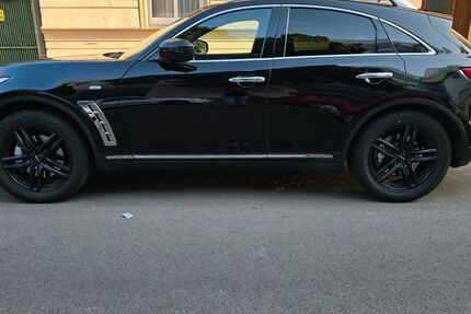 INFINITI FX 114.000 km 12.500 &euro; berlin 13585