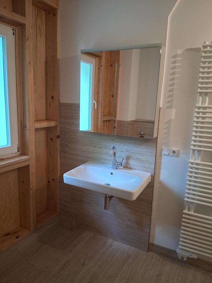 Schöne neu errichtete 3 bis 4 Zimmer-Dachgeschosswohnung mit geh. Innenausstattung und Dachterrasse zimmer