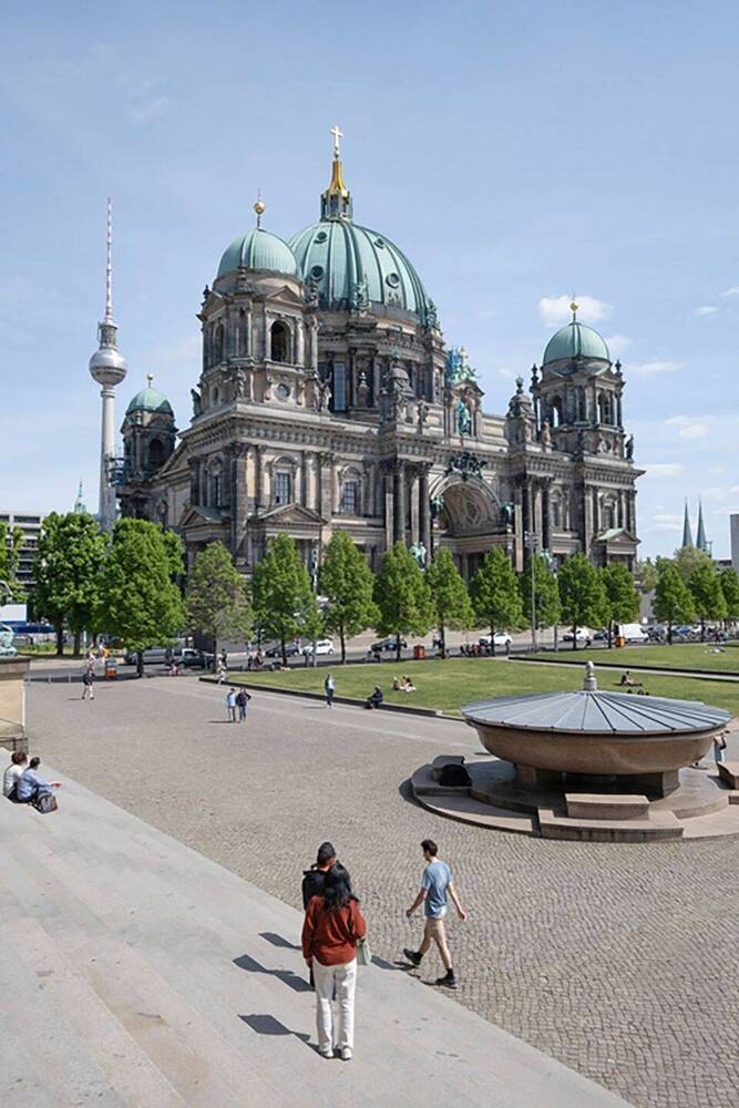 Luxury. Location. Lifestyle. - Designikone an der Spree