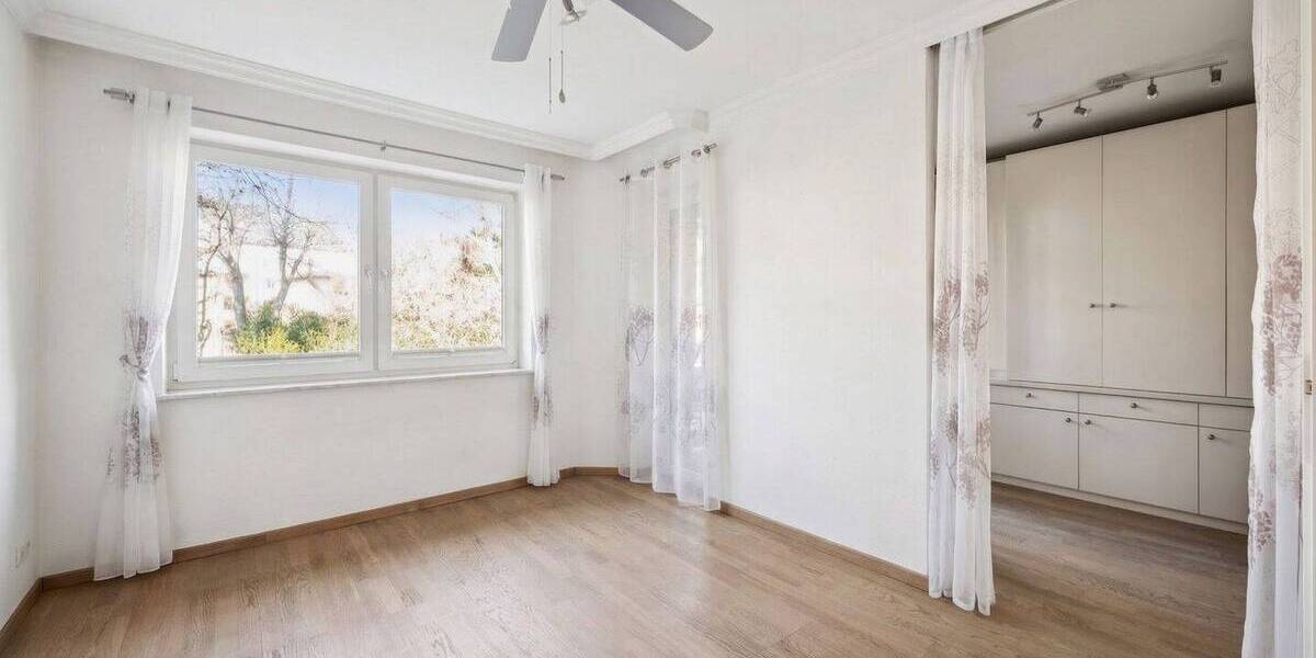 Etagenwohnung Berlin Steglitz - 7 Zimmer, 243 m&sup2;, 972.000&euro; | Angebot:26211323