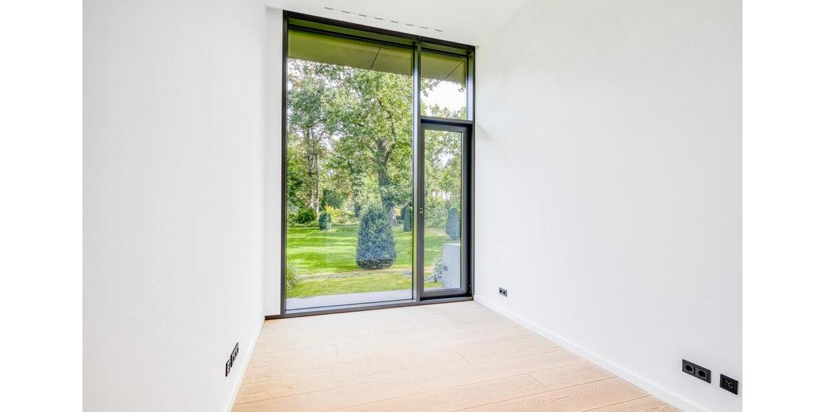 Erdgeschoßwohnung Berlin Charlottenburg-Wilmersdorf - 4 Zimmer, 175 m&sup2;, 5.000&euro; | Angebot:26190092