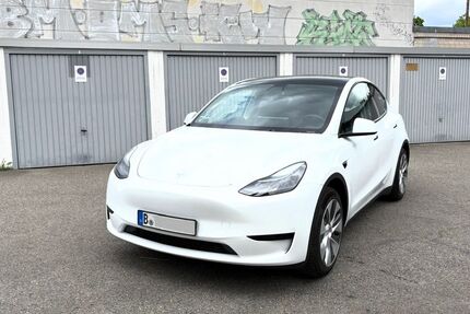 Tesla Model Y 52.500 km 32.490 &euro; Berlin 12209