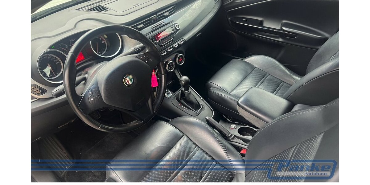 Alfa Romeo Giulietta 1.4 TB Turismo Aut.*BT*SHZ*Leder*Xenon 200.000 km 4.999 &euro; Berlin 13187