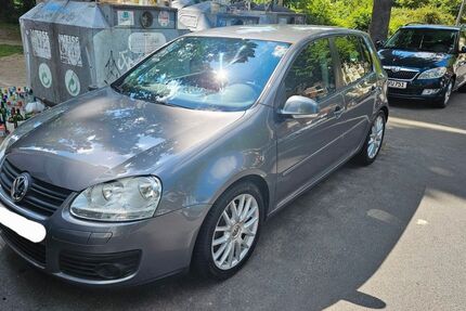 VW Golf 140.002 km 5.200 &euro; Berlin 12167