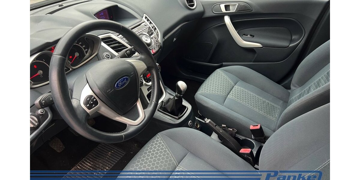 Ford Fiesta Titanium*Keyless*PDC*LED*Tel.*Chrom*GAS* 178.353 km 4.490 &euro; Berlin 13187