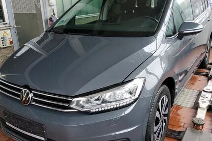 VW Touran 48.272 km 28.725 &euro; Bernau 16321
