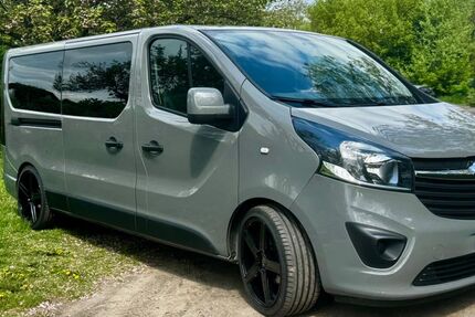 Opel Vivaro 128.000 km 19.999 &euro; Kleinmachnow 14532
