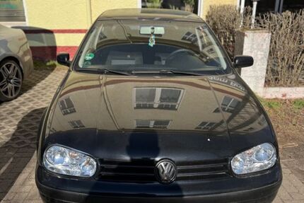 VW Golf 266.880 km 800 &euro; Wildau 15745