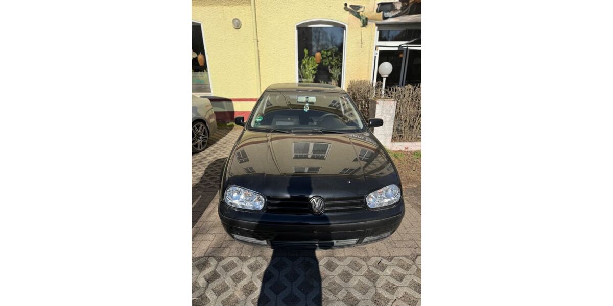 VW Golf 266.880 km 800 &euro; Wildau 15745