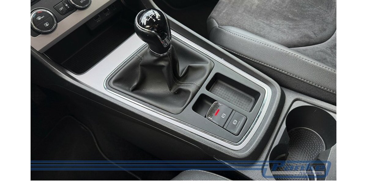 Seat Leon FR Alcantara Navi Sitzheizung SR/WR 85.720 km 12.290 &euro; Berlin 13187