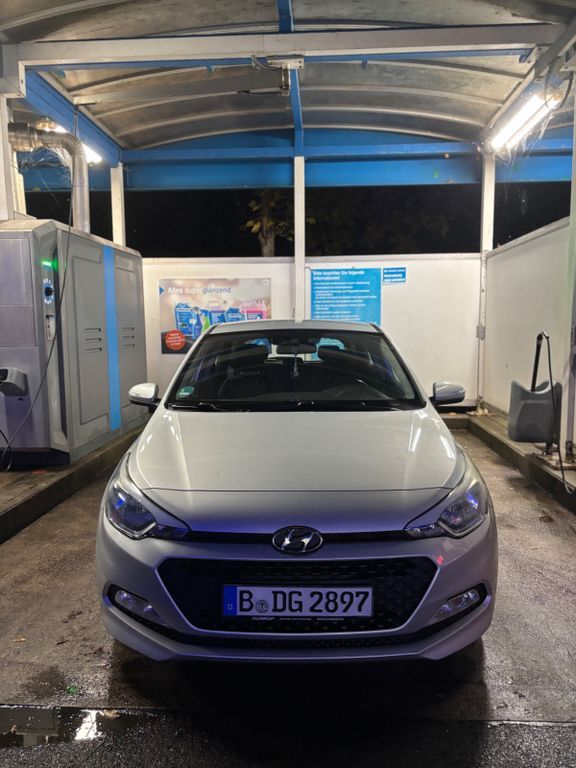 Hyundai i20 90.000 km 6.999 € Berlin 12459