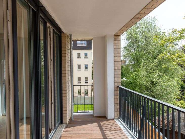 Wohnung zum Mieten in Berlin 1.738,22 € 92.8 m²