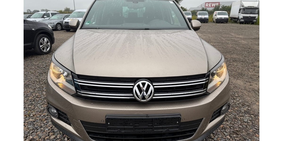 VW Tiguan Sport & Style Panorama BM -T Navi 1.Hand 95.150 km 12.500 &euro; Berlin 10247