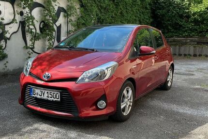 Toyota Yaris 83.040 km 9.400 &euro; Berlin 13357