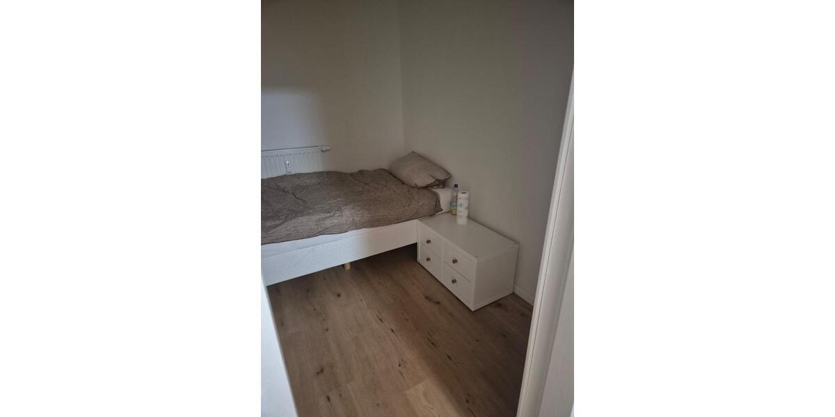 Erdgeschoßwohnung Berlin Treptow-Köpenick - 3 Zimmer, 100 m&sup2;, 100&euro; | Angebot:26231962