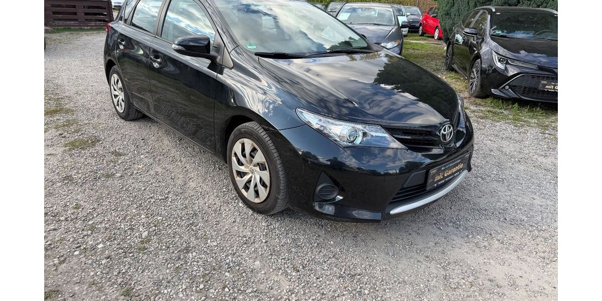 Toyota Auris 185.000 km 6.290 &euro; Berlin 13127