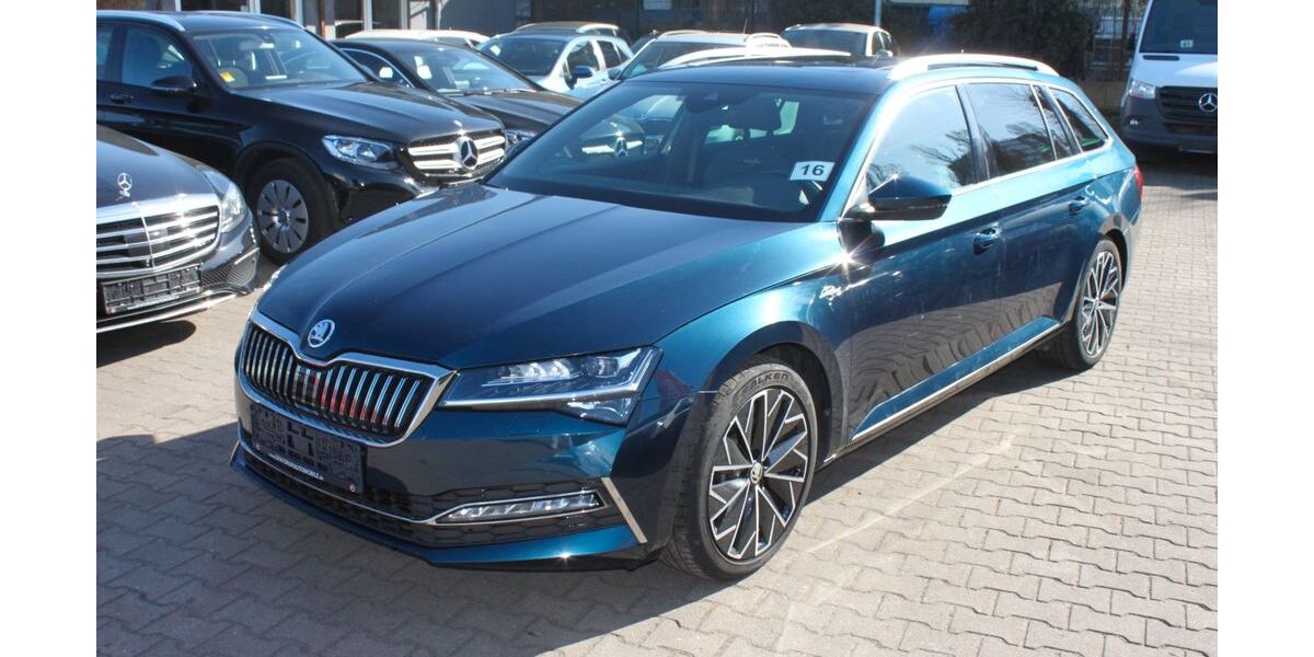 Skoda Superb 94.500 km 26.990 &euro; Berlin 12057