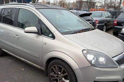 Opel Zafira 175.000 km 990 &euro; berlin 12681