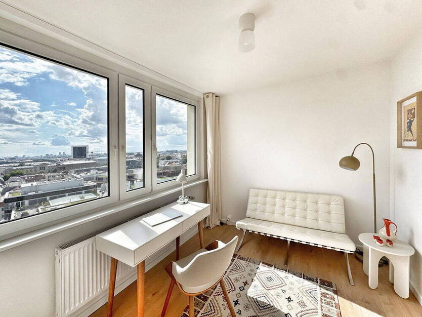 Furnished Loft Hackescher Markt: View, Balcony & Parking