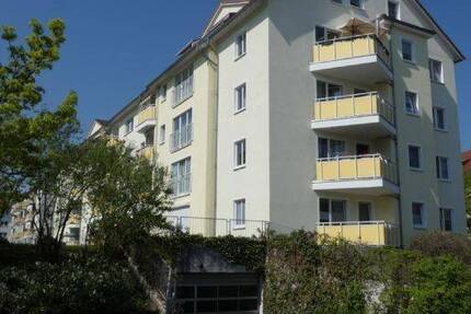 IDEAL FÜR JUNG UND ALT - Gemütliche 2-Zimmer-Wohnung mit EBK, Balkon und Fahrstuhl