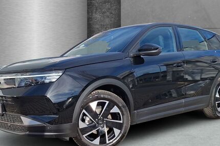 Opel Grandland (X) 8.561 km 28.290 &euro; Berlin 10409