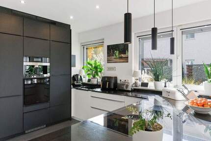 Haus Ludwigsfelde - 6 Zimmer, 210 m&sup2;, 950.000&euro; | Angebot:25779492