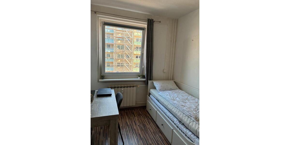 Etagenwohnung Berlin Lichtenberg - 1 Zimmer, 83 m&sup2;, 560&euro; | Angebot:25395894