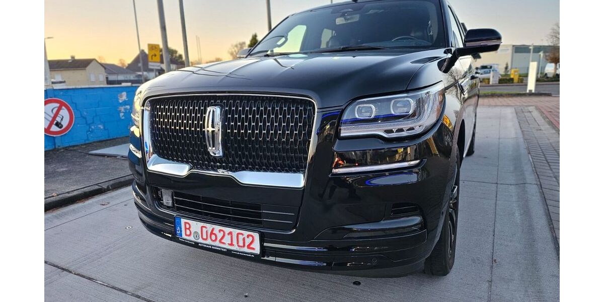 Lincoln Navigator 132.000 km 43.998 &euro; Velten 16727