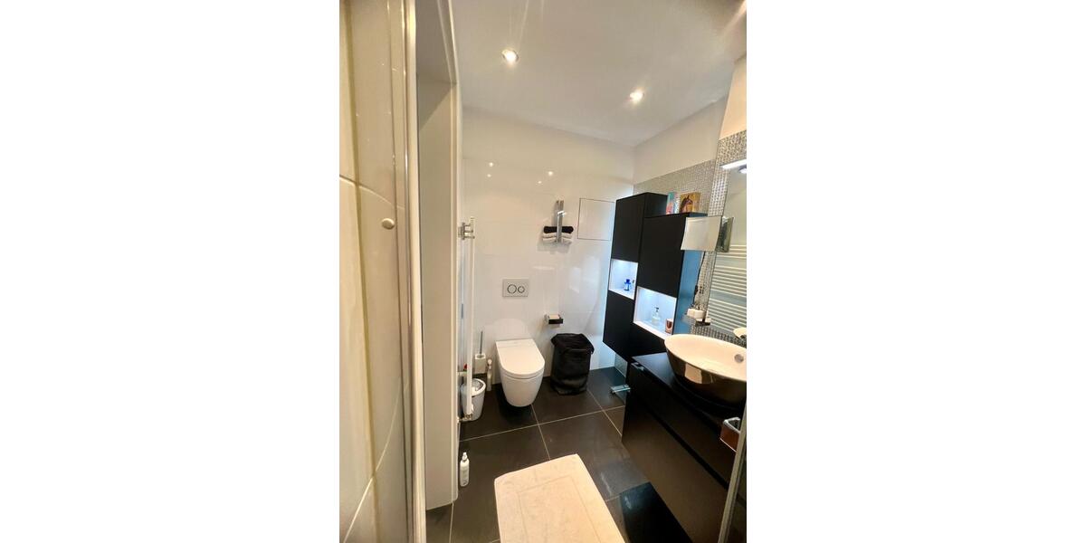 Helle, liebevoll gestaltete 4-Zimmer-Altbau-Oase mit West-Balkon 4 zimmer