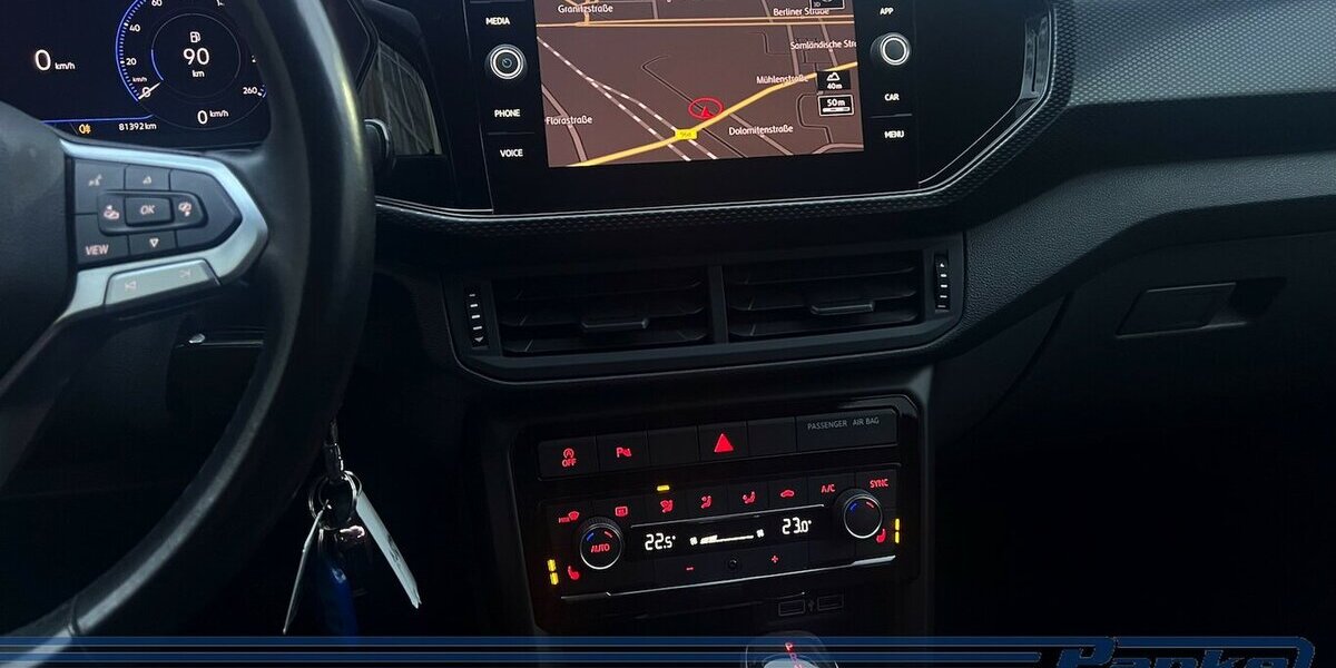 VW T-Cross 1.0 TSI R-Line DSG OPF*ACC*NAV*RFK*LED* 81.393 km 17.890 &euro; Berlin 13187