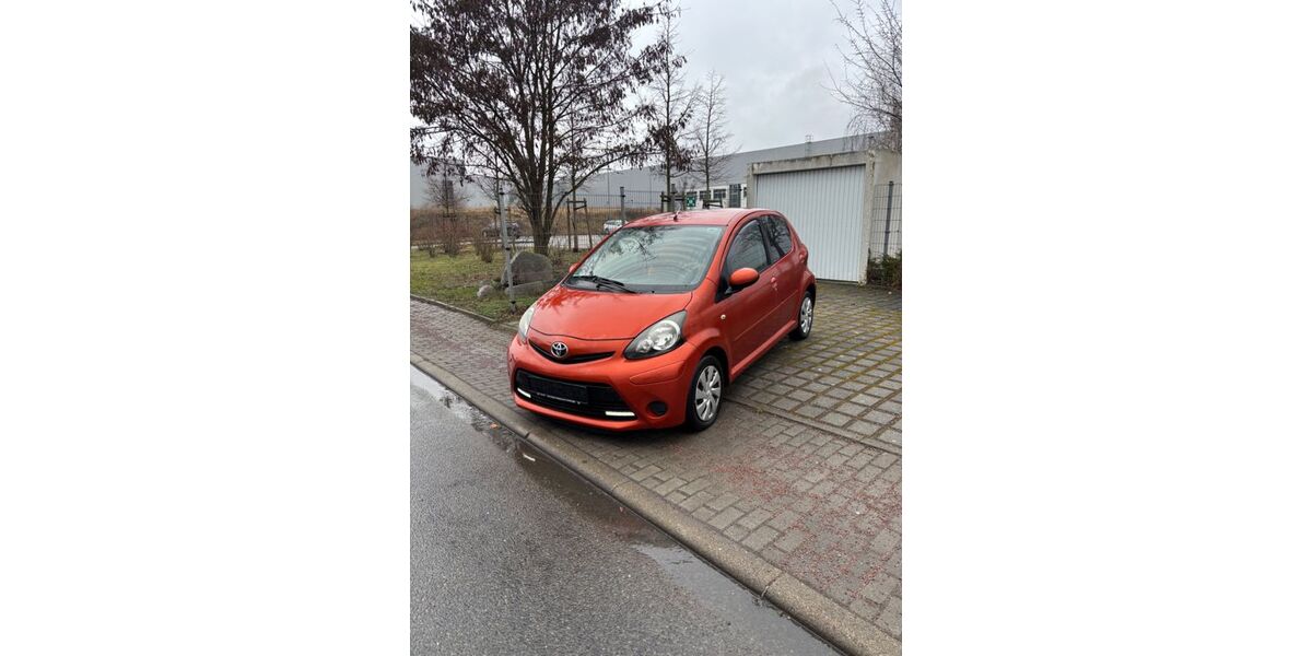 Toyota Aygo (X) 67.500 km 3.800 &euro; Berlin 12349