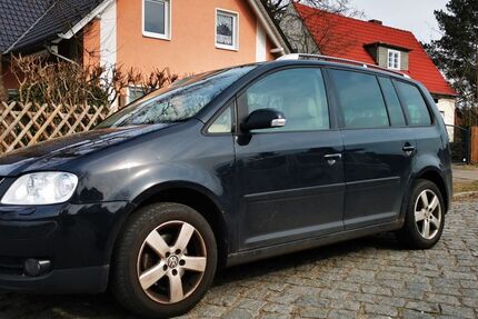 VW Touran 330.000 km 2.500 &euro; Hoppegarten 15366