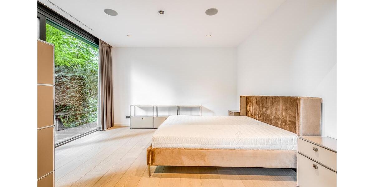 Erdgeschoßwohnung Berlin Charlottenburg-Wilmersdorf - 4 Zimmer, 175 m&sup2;, 5.000&euro; | Angebot:26190092