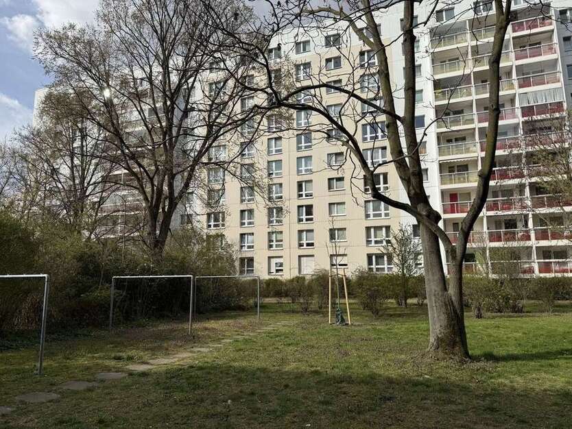 Wohnung zum Kaufen in Berlin-Lichtenberg 179.000 € 55.4 m²