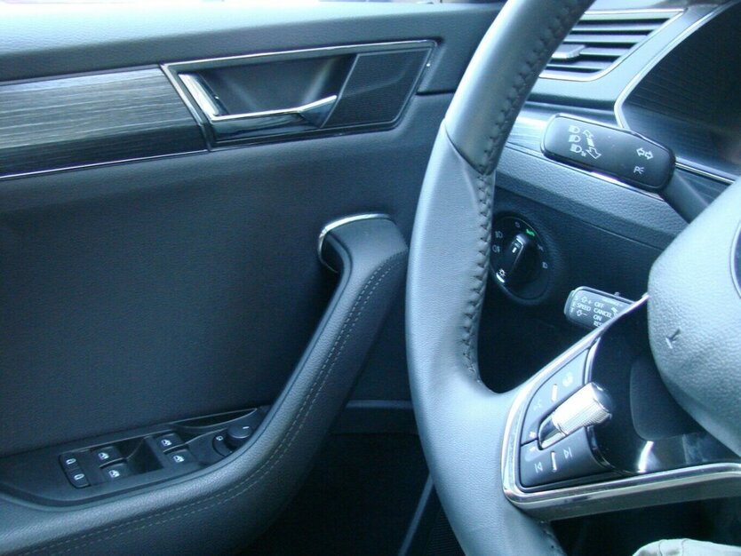 Skoda Superb 2.0TDI Style Pano ACC Columbus Standheizung 26.128 km 34.980 € Falkensee 14612