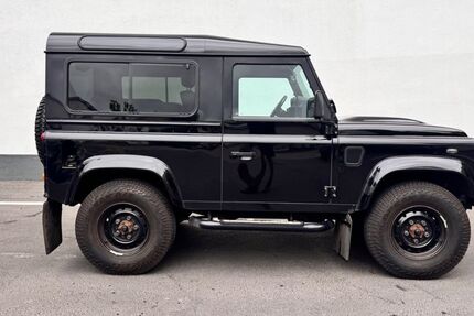 Land Rover Defender 83.000 km 47.900 &euro; Berlin 10777
