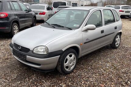 Opel Corsa 81.000 km 2.490 &euro; DAHLEWITZ 15827