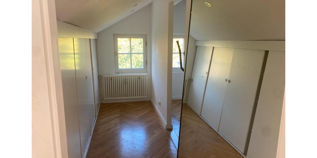 Dachgeschoßwohnung Kleinmachnow - 4 Zimmer, 131 m&sup2;, 749.000&euro; | Angebot:26515680