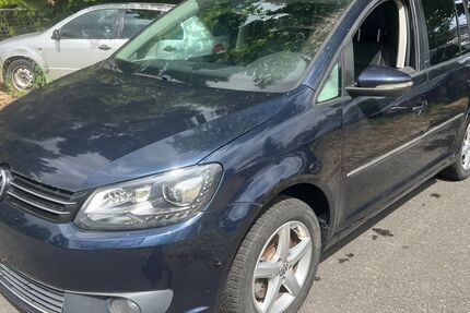 VW Touran 232.500 km 6.990 &euro; Berlin 12309