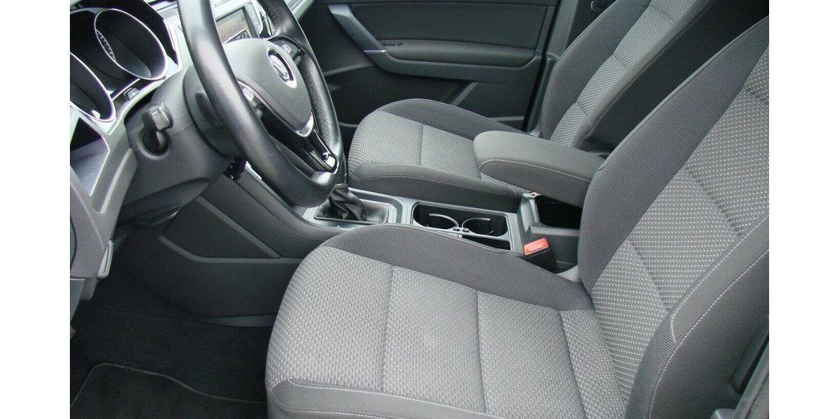 VW Touran 1.4 TSi BMT Comfortline ACC LED AHK 7Sitzer 99.986 km 16.980 &euro; Falkensee 14612