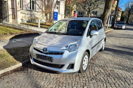 Toyota Verso-S 139.000 km 7.350 &euro; Berlin 12203