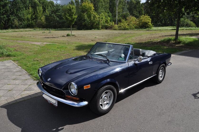 Fiat 124 Spider 52.381 km 11.200 € Falkensee 14612