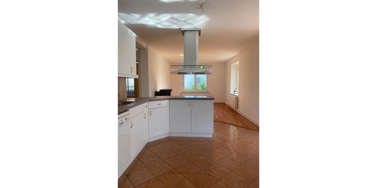 Etagenwohnung Berlin Marzahn-Hellersdorf - 2.5 Zimmer, 124 m&sup2;, 1.500&euro; | Angebot:25786652