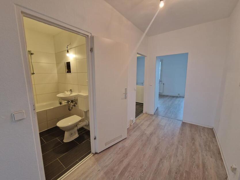 Hier oben lässt's sich leben - eure 3-Zimmer-Wohnung mit Balkon wartet! zimmer