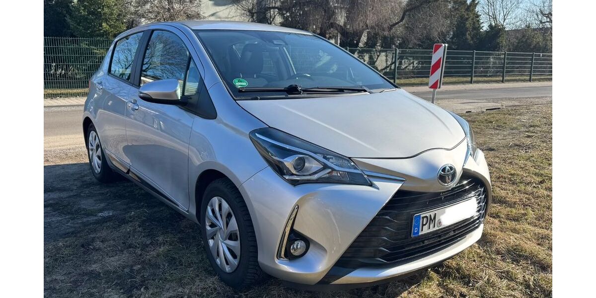 Toyota Yaris 105.000 km 7.800 &euro; Berlin 12437