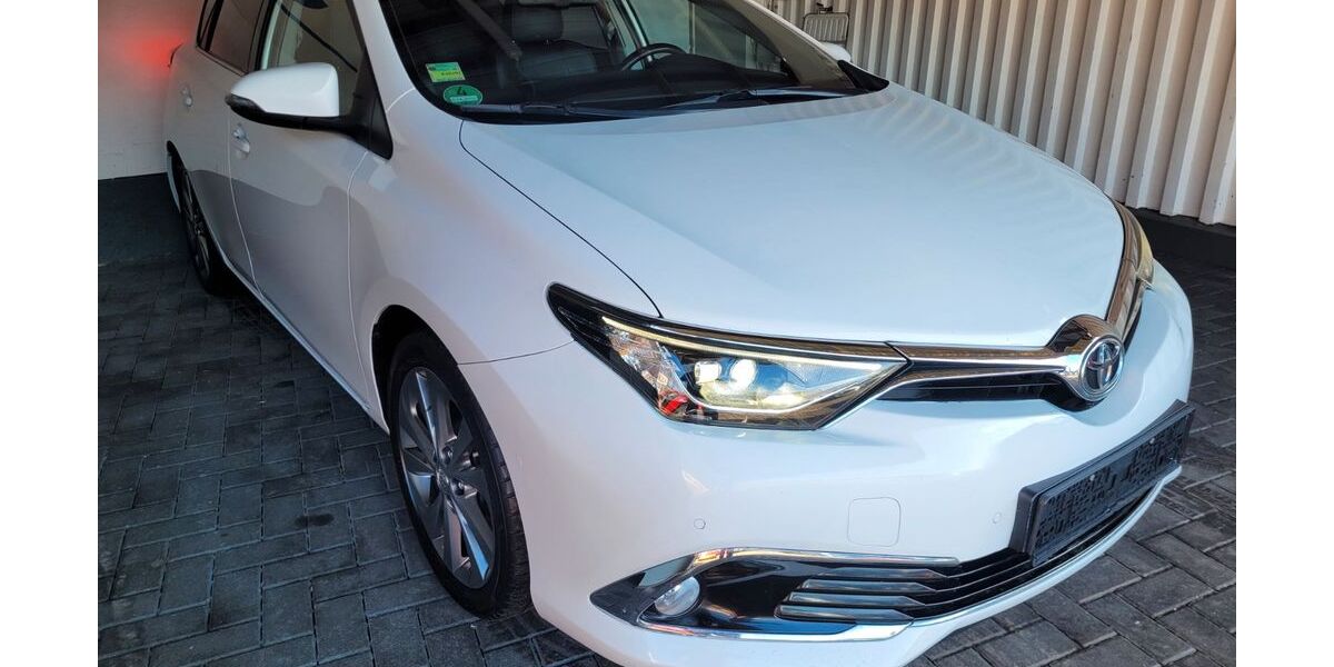 Toyota Auris 154.523 km 9.500 &euro; Berlin 12277