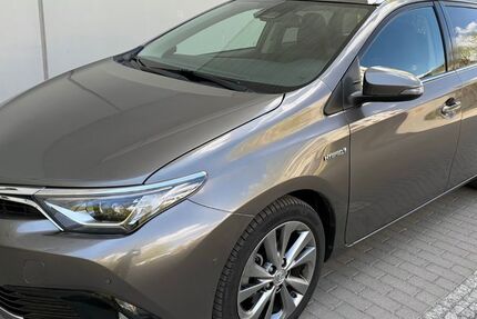 Toyota Auris 98.760 km 15.999 &euro; Berlin 12163