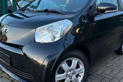 Toyota iQ 99.000 km 4.900 &euro; Berlin 13086