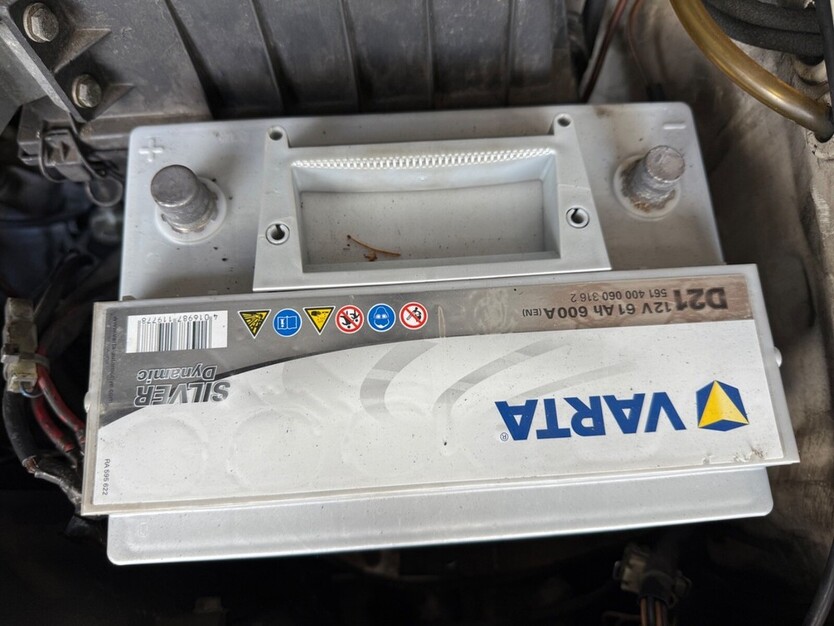 VW Golf I 171.753 km 8.000 € Berlin 10178