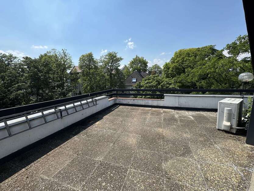 Büro in Berlin 1.599 € 92.5 m²